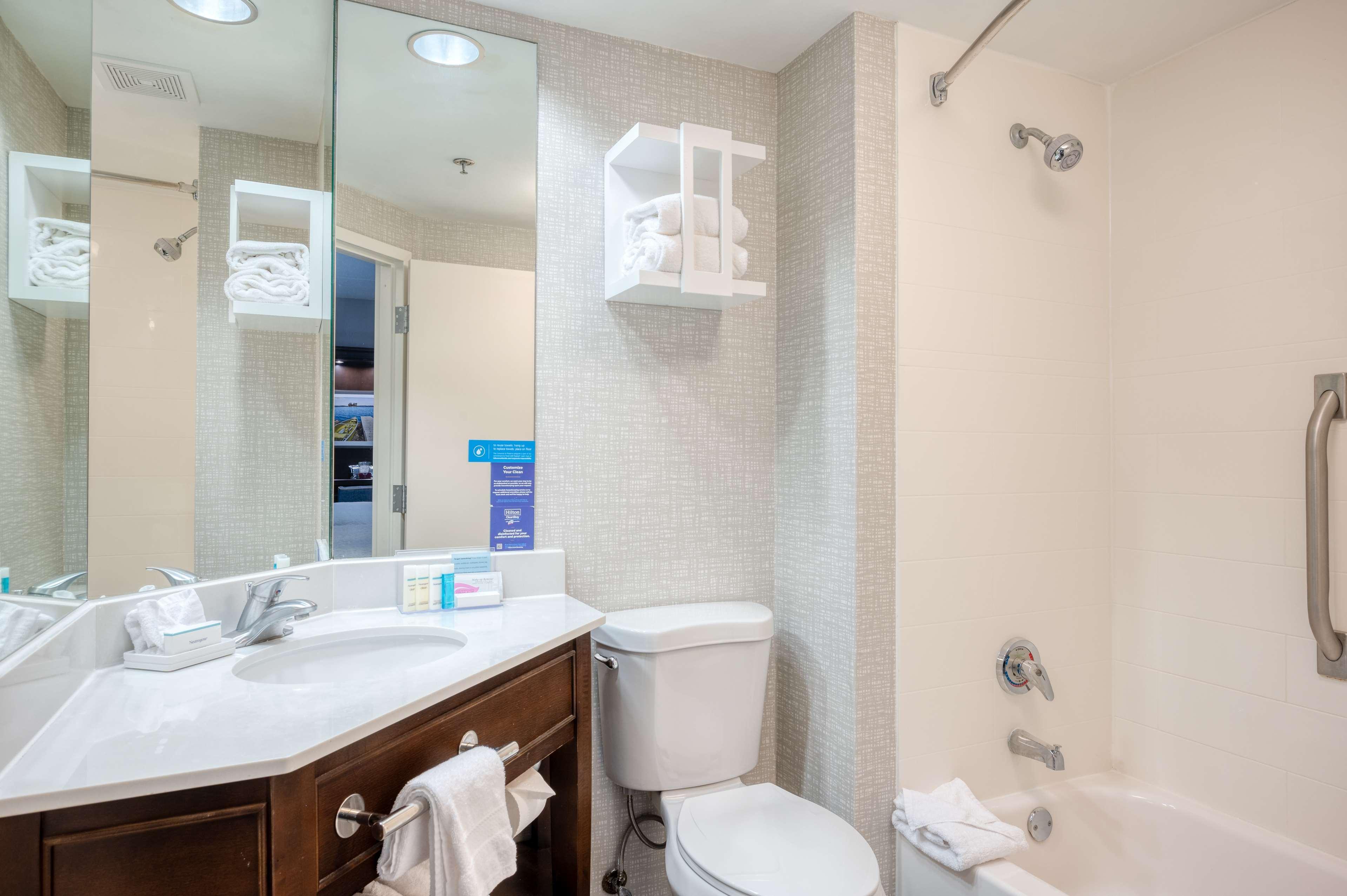 Hampton Inn Janesville Εξωτερικό φωτογραφία