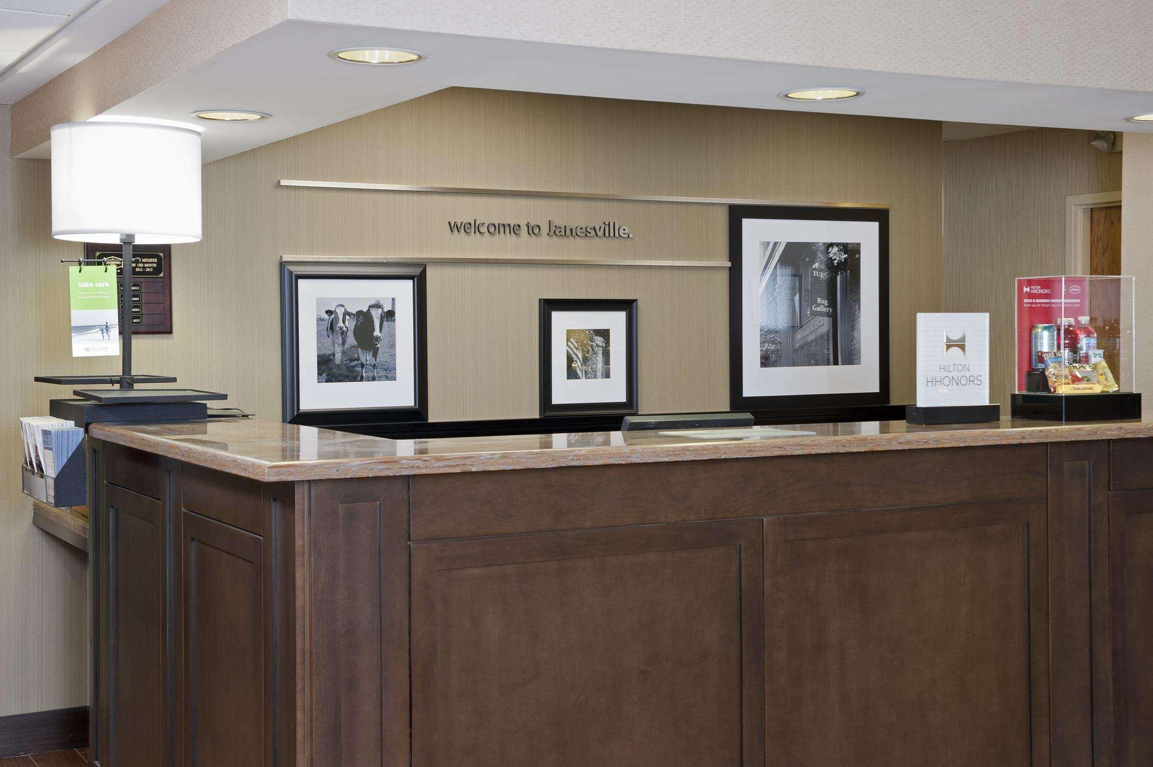 Hampton Inn Janesville Εξωτερικό φωτογραφία